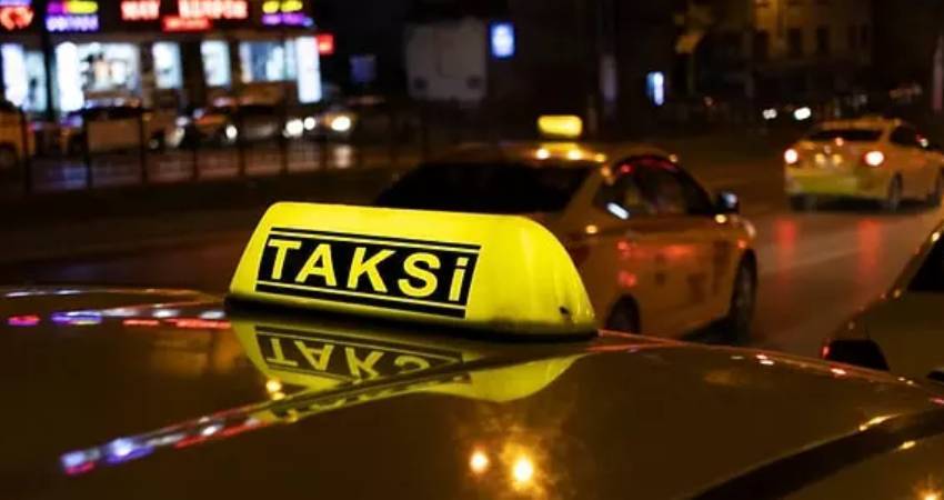 İstanbul da yolcuları araçtan indiren taksiciye 4 bin 64 lira ceza kesildi