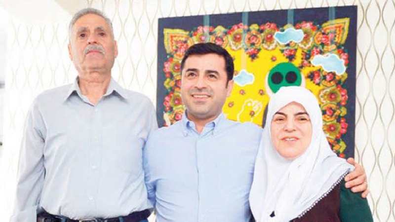 Siyasilerden hayatını kaybeden Selahattin Demirtaş ıın babası Tahir