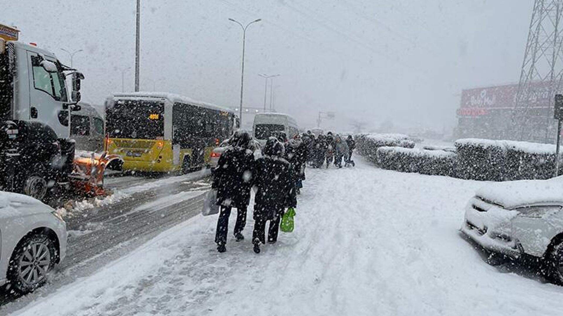 Meteoroloji tarih vererek uyardı Kuvvetli kar yağışı ve fırtına