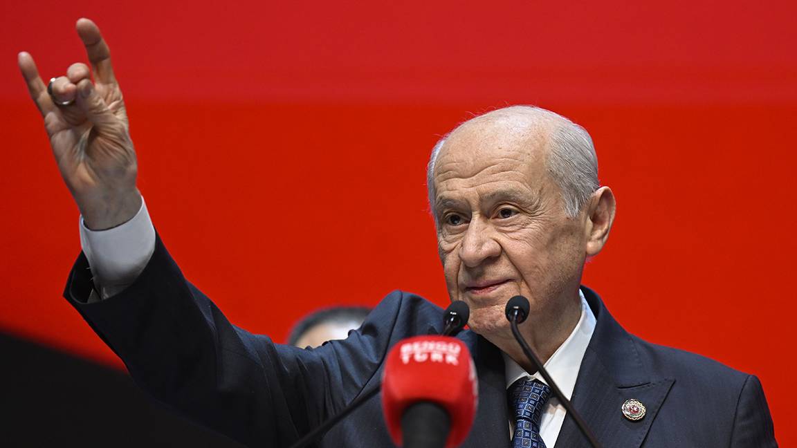 Bahçeli AYM ya kapatılmalı ya da yeni baştan yapılandırılmalıdır