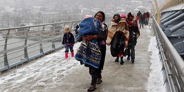 page_suriyeli-multeciler-kar-altinda-gocebe-hayatlar_605741321.jpg