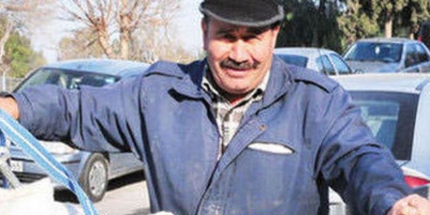 page_izmirli-hurdaci-kendisine-carpan-is-adamini-affetmek-icin-100-cocuga-mont-istedi_274047930.jpg
