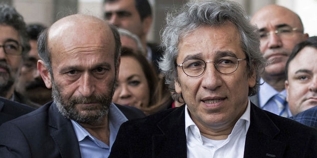 page_canli-bombaya-12-yil-can-dundar-ve-erdem-gule-muebbet-isteniyor_962403097.jpg