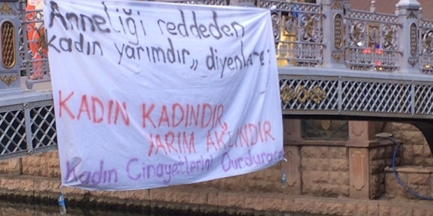 page_kadin-orgutlerinden-34anne-olmayan-yarimdir34-diyen-erdogana-anayasaya-aykiri-erkek-siddetine-kafa-yorsun_139215343.jpg