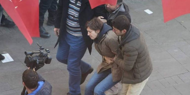 nuriye gülmen ile ilgili görsel sonucu