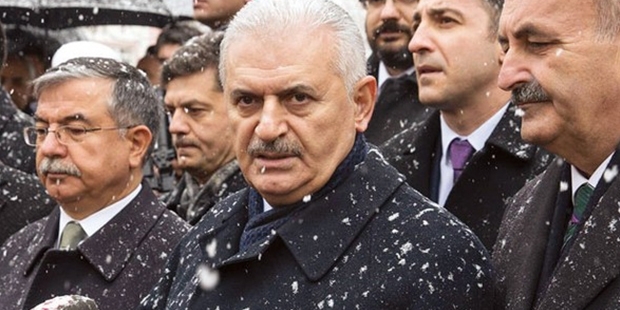 Başbakan'dan "Devlet büyüklerine hakarete resen soruşturma başlatılsın" talimatı