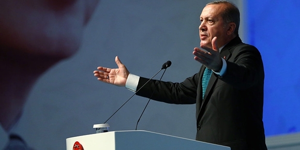Erdoğan Futbol Zirvesi'nde konuştu: Yedi kez yenildiler, inşallah 16 Nisan'da sekizinci kez yenilecekler!