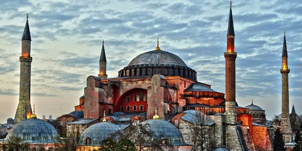 Sözcü yazarı: Erdoğan'ın da katılacağı bir cuma namazı ile Ayasofya ibadete açılabilir