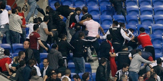 Beşiktaş ve Lyon'a UEFA'dan ceza