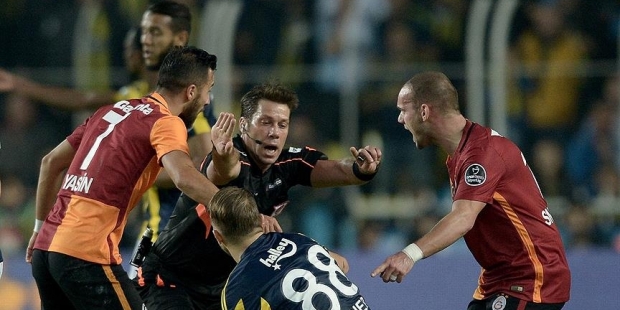 Fırat Aydınus'un bu sezonki ilk derbisi