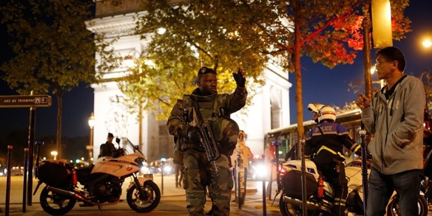 Paris saldırganının kimliği belli oldu