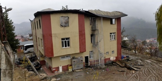 "Aladağ'daki yurtta öğrencilere gece 3'te bulaşık yıkatılıyordu"