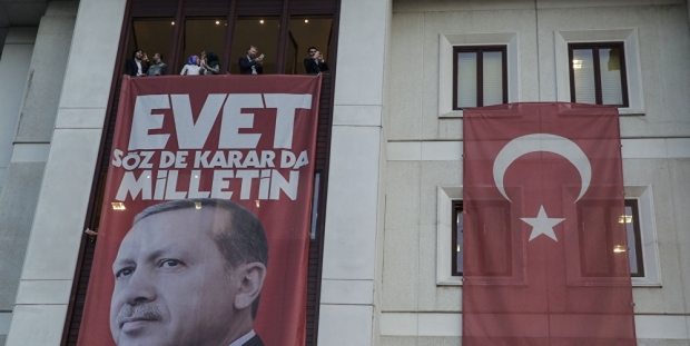 AKP kongresine hangi isimler davet edilmedi?