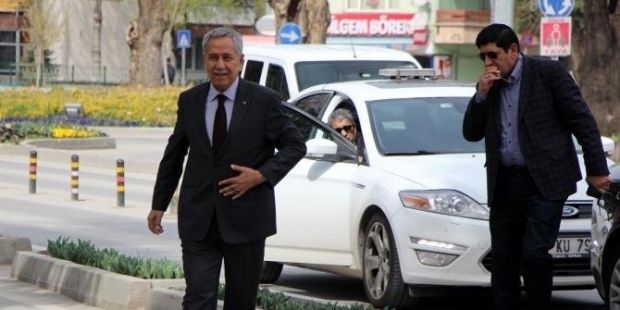 Bülent Arınç'a 'gazeteciye hakaret'ten para cezası