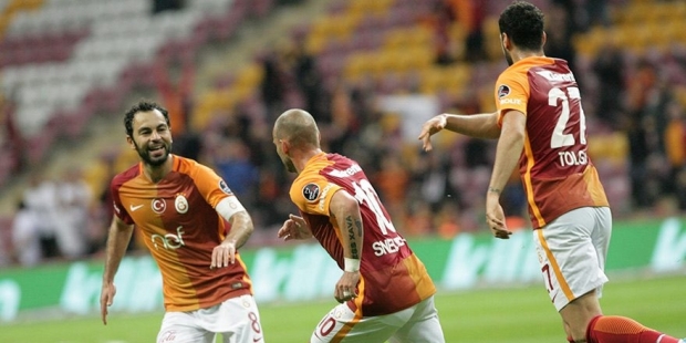 Galatasaray 11 dakikada 3 puanı kaptı