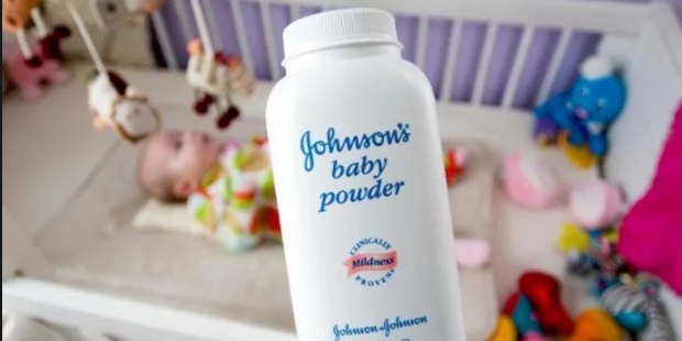 Johnson & Johnson pudraları kanser yaptığı için rekor ceza ödeyecek Johnson & Johnson pudraları kanser yaptığı için rekor ceza ödeyecek