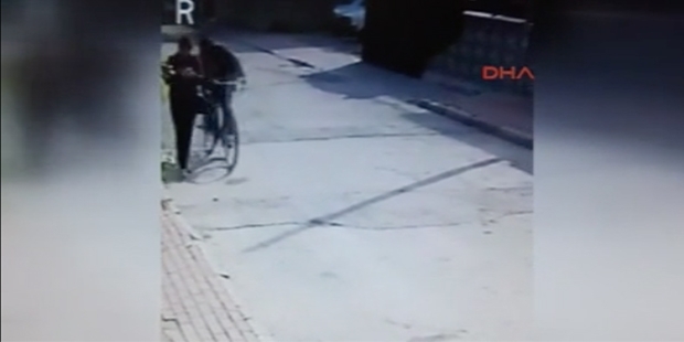 Tutuklanan 'Bisikletli tacizci' kendini böyle savundu: Geçerken elim çarptı!