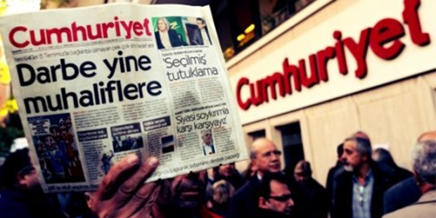 "Cumhuriyet’i hedef almış bu dava da ya düşecek, ya düşecek..."
