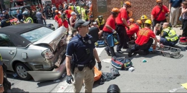ABD'nin Charlottesville kentinde şiddet sürüyor; vali ırkçılara "Evinize dönün" çağrısı yaptı
