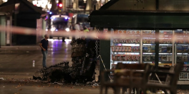 Barcelona saldırılarıyla ilişkili dört zanlı aranıyor