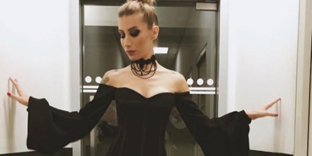 İrem Derici: Sosyalleşin, boşverin ünlüler ne paylaşmış ne etmiş