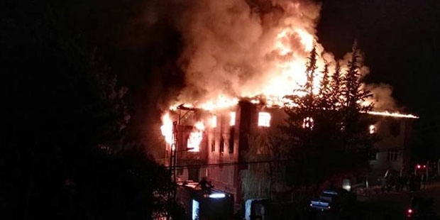Malezya'da din eğitimi veren okulda yangın; 25 ölü