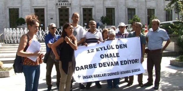 Taksim Kazancı Yokuşu ve TRT İstanbul Radyosu önünde 12 Eylül protestosu