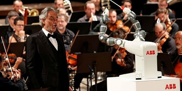 Yapay zekâ filarmoni orkestrası yönetti