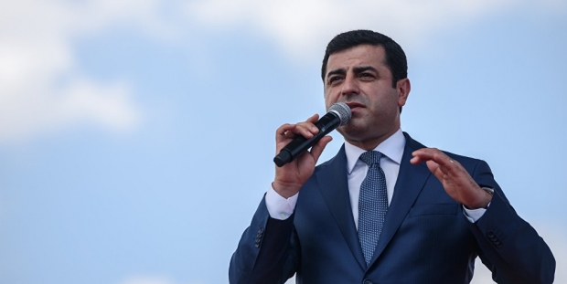 Demirtaş: 'Siz kimsiniz' diyen olursa 'Fakiriz biz olum' deyiverin!