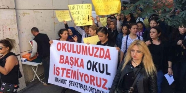 Şişli'de 'okulum kapanmasın' eylemi: Uyuma, okuluna sahip çık!