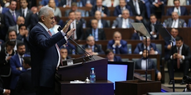 AKP, Meclis yönetiminde kapsamlı değişikliğe gitmedi; Başbakan Grup Başkanlığı'na yeniden getirildi