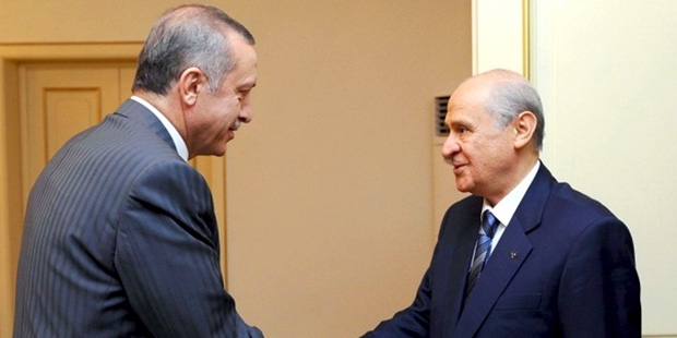 Bahçeli, "2019'a kadar destek" çıkışıyla Erdoğan'a ne mesaj verdi?