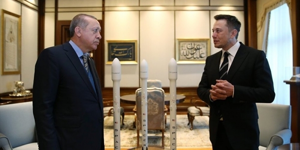 Elon Musk'ın şirketi Tesla'dan üçüncü havalimanı için teklif