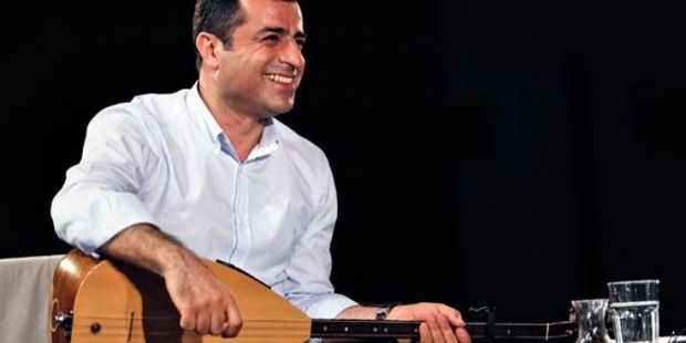 HDP’li Önder’den AKP’lilere: Demirtaş ile sizin lideriniz arasındaki fark, arabesk ile türkü arasındaki farktır