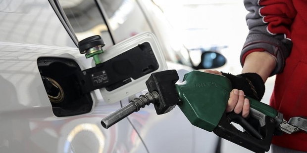 Benzin ve motorine indirim geldi