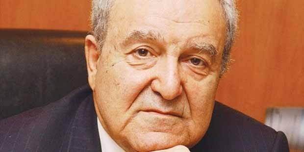 Türkiye'nin en önemli cilt uzmanlarından biriydi; 'Kolsuz Agop' hayatını kaybetti