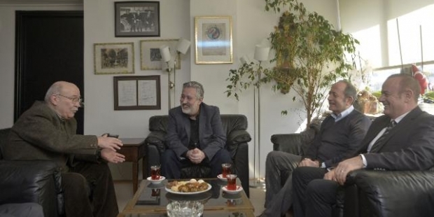 CHP'li Hamzaçebi'den Cumhuriyet'e ziyaret: Akın Atalay'ın gemisi cezaevi değil, gazetesi