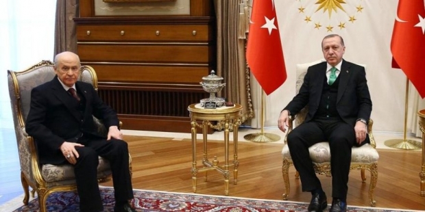 "AK Parti'de erken seçim isteyenler, Erdoğan'ı ikna edemedi, tezlerini Bahçeli üzerinden devreye soktu!"