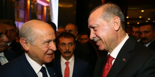 "Erdoğan, Bahçeli'yi seçimlerin zamanında yapılması konusunda ikna edebilir"