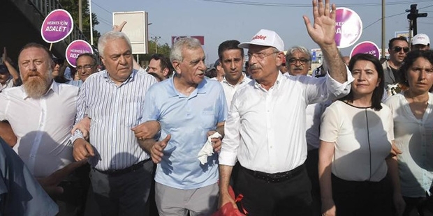"HDP'nin denkleme dahil olması muhalefet için çok önemli; CHP'de cesaretli hamleler var"