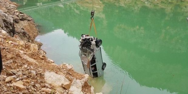 Adana'da baraj gölüne düşen otomobilin içindeki cenazelere ulaşıldı