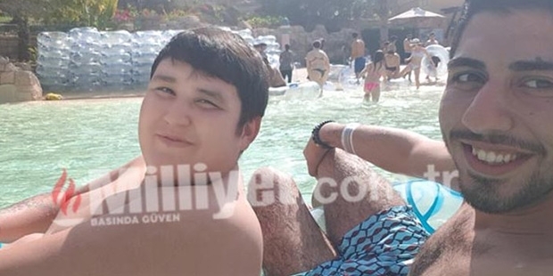 Çiftlikbank CEO'sundan yeni fotoğraf; su parkına gitmiş