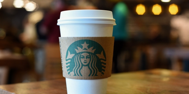 Starbucks CEO'su: Müşterileri gözaltına aldıran müdür artık görevde değil