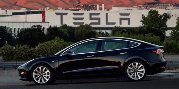 Tesla üretime ara verdi