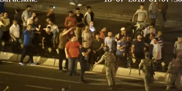 15 Temmuz'da İBB'yi işgal girişimi davası yarına ertelendi