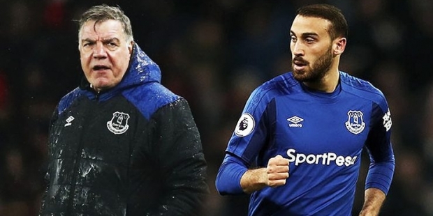 Cenk Tosun'un hocası Sam Allardyce kovuldu!