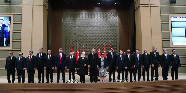 Erdoğan, yeni sistemin ilk kabinesini açıkladı
