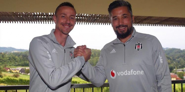 Guti ve İlhan Mansız sahaya indi