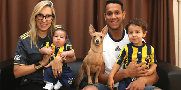 Josef de Souza, hamile eşinin düşük yaptığını açıkladı