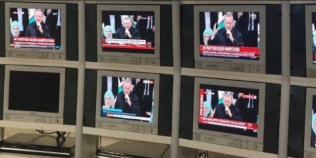 "Hey gidi ekmeğini yalandan ve halkı aldatmaktan kazanan iktidar medyası; bu memlekete yazık ettiniz"